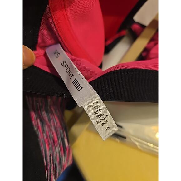 Victoria's Secret VSX Knockout Pink Front Closure Racerback Sports Bra Size 34C - Picture 5 of 6